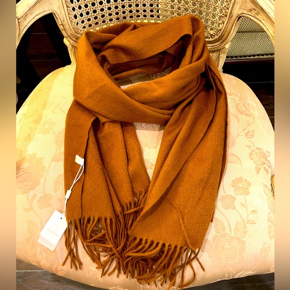 NWT 100% cashmere caramel color scarf/body warp - Picture 2 of 4